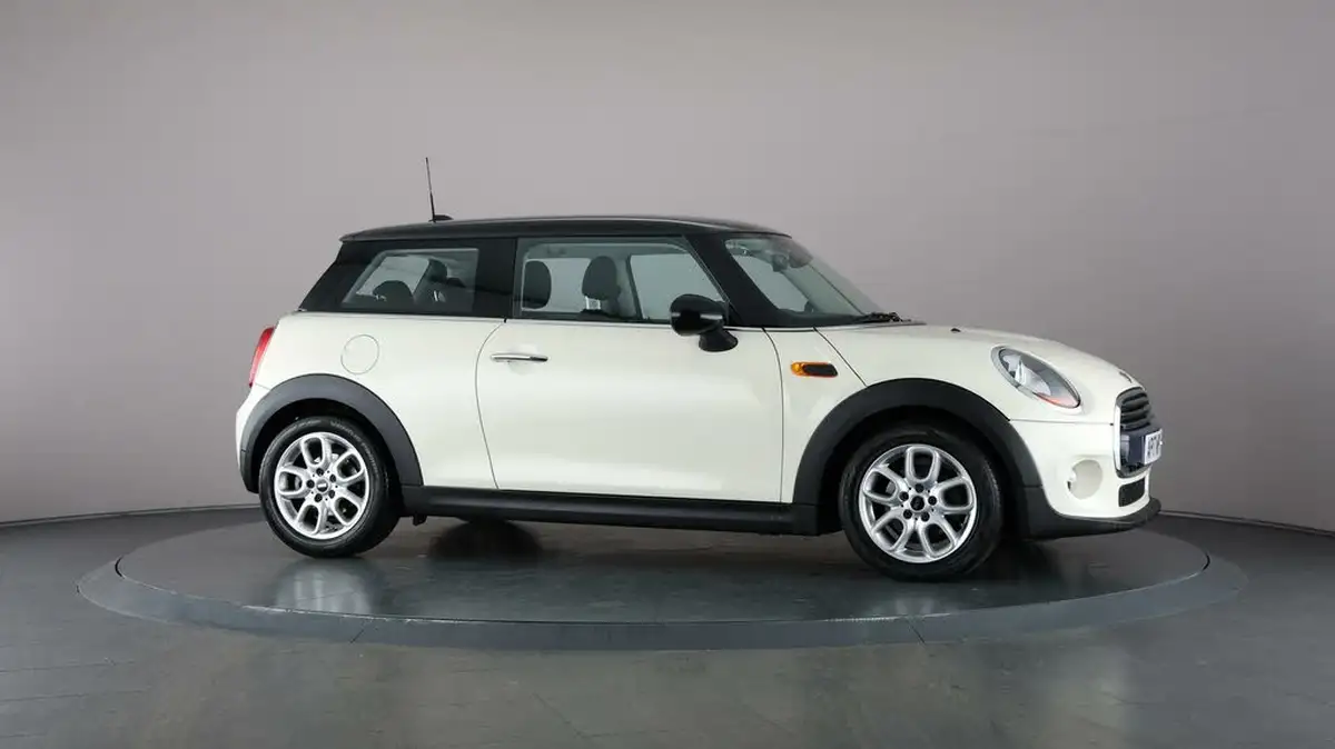 2017-mini-cooper-15-cooper-ss-hatchback-3d-big-52