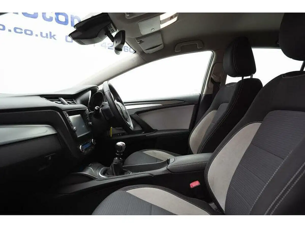 2016-toyota-avensis-18-v-matic-business-edition-saloon-4d-big-22