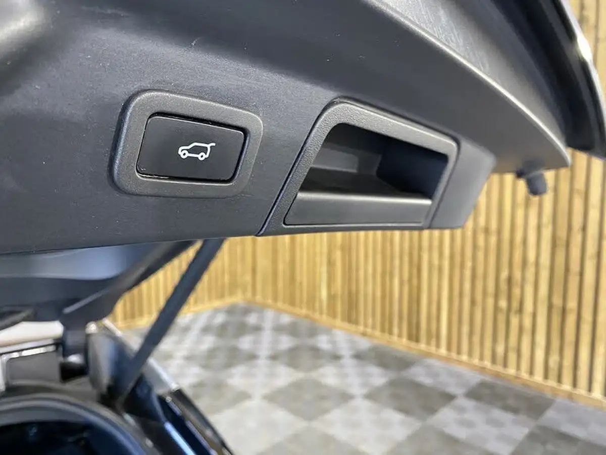 2019-land-rover-range-rover-velar-30-d300-r-dynamic-hse-big-64