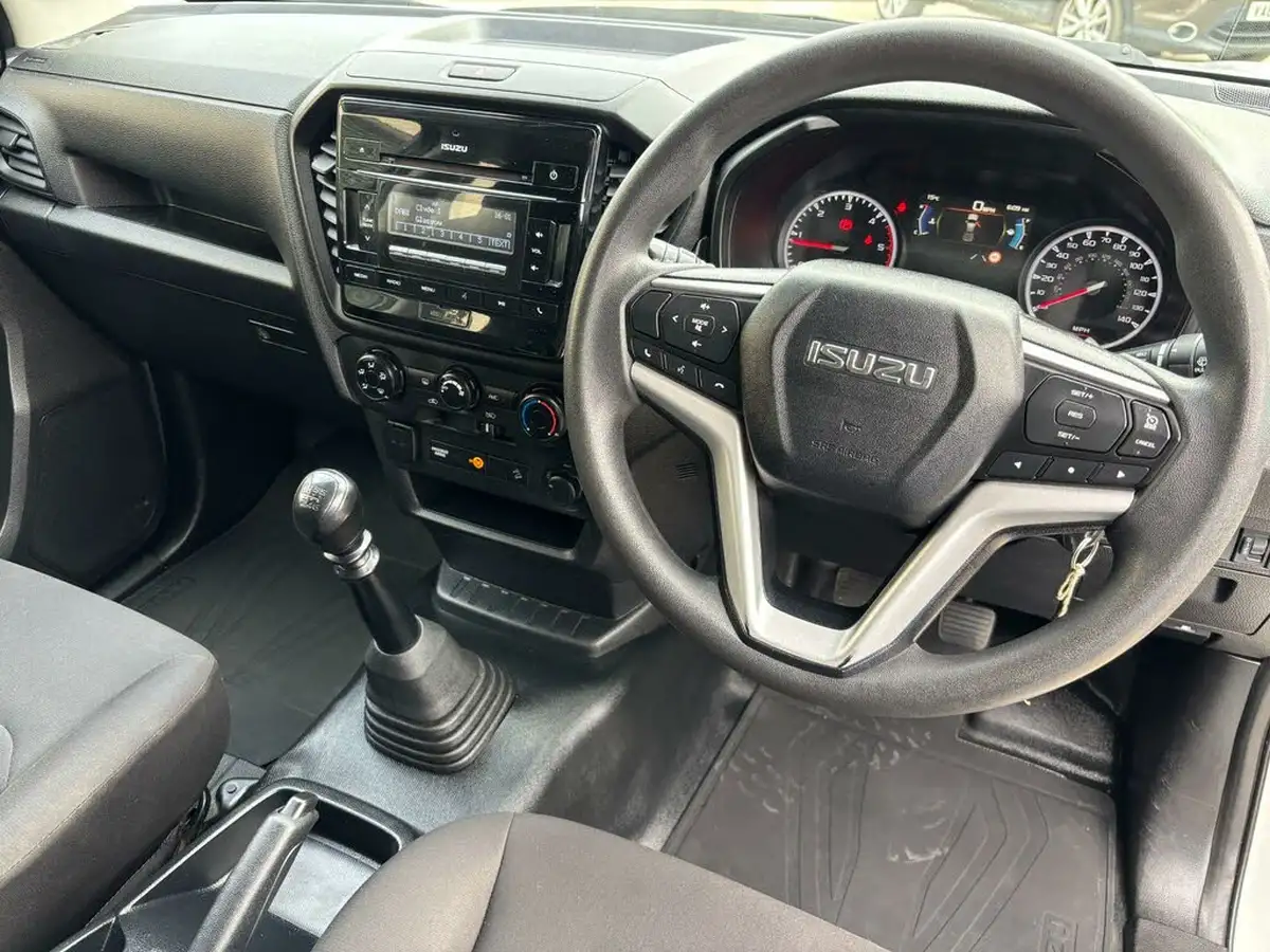 2021-isuzu-d-max-19td-utility-4x4-double-pickup-big-1
