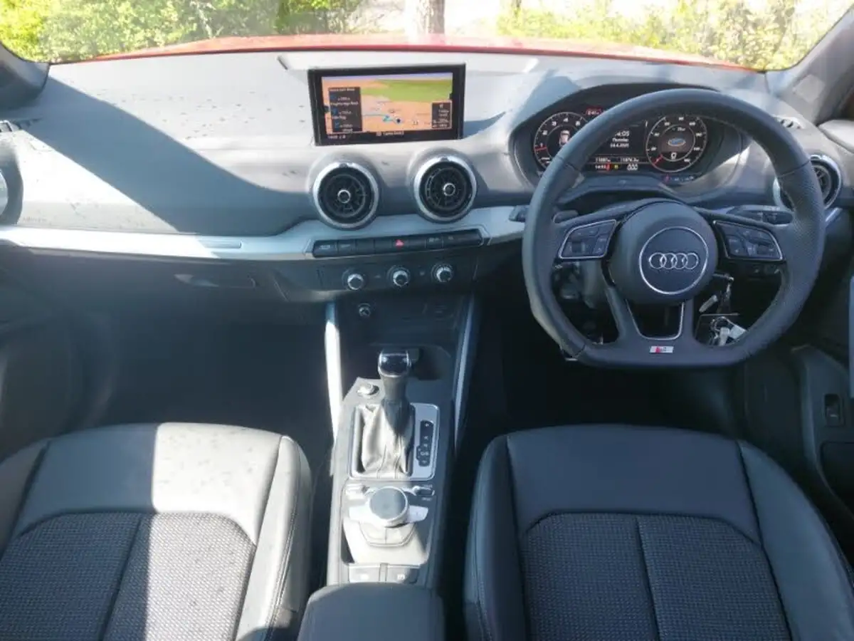 2022-audi-q2-15-35-tfsi-s-line-tronic-big-2