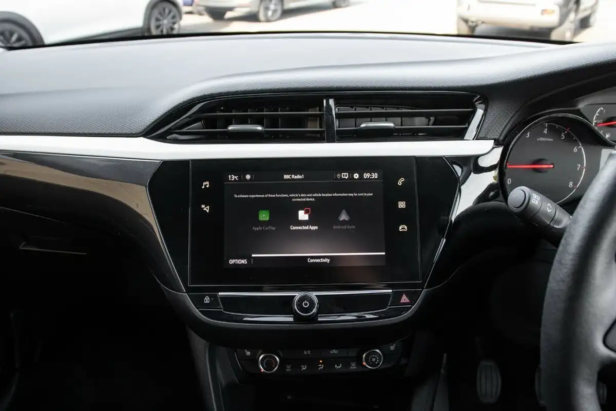 2021-vauxhall-corsa-12-turbo-griffin-edition-big-24
