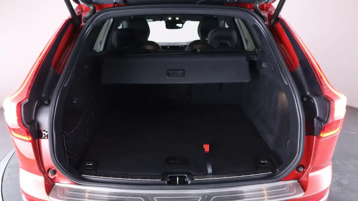 2019-volvo-xc60-20td-d4-r-design-4x4-ss-geartronic-big-17