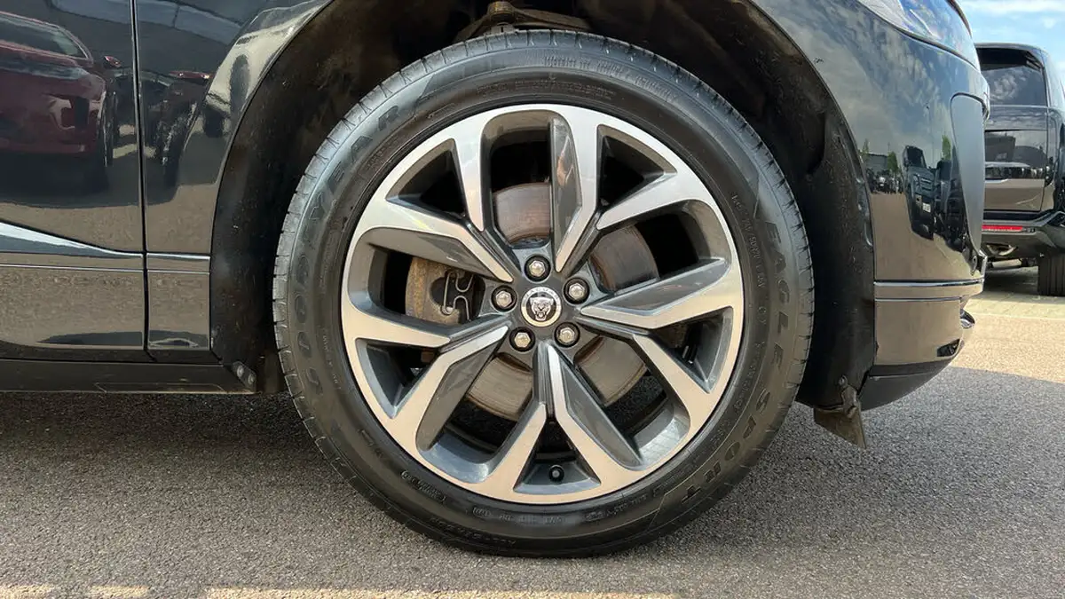 2023-jaguar-i-pace-ev400-r-dynamic-hse-black-big-7
