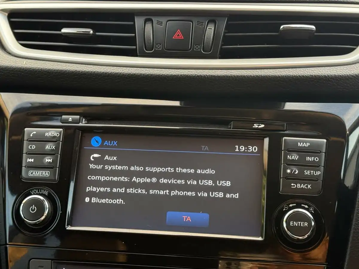 2015-nissan-qashqai-16-tekna-big-44