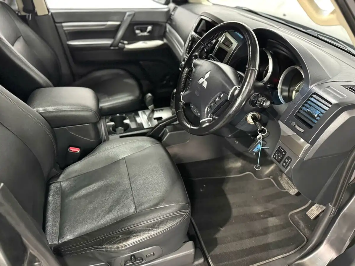 2015-mitsubishi-shogun-32td-sg3-197bhp-big-10