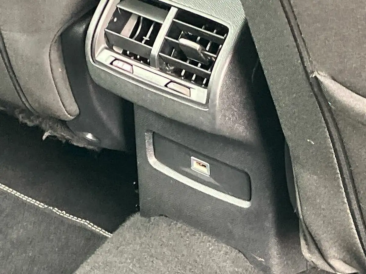 2021-citroen-c4-12-puretech-sense-plus-eat8-big-32
