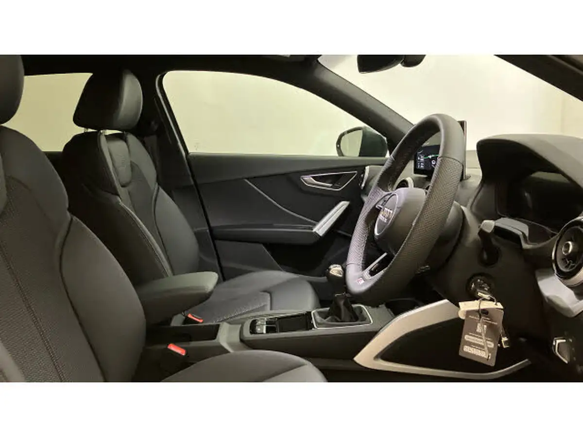 2024-audi-q2-15-35-tfsi-s-line-big-14