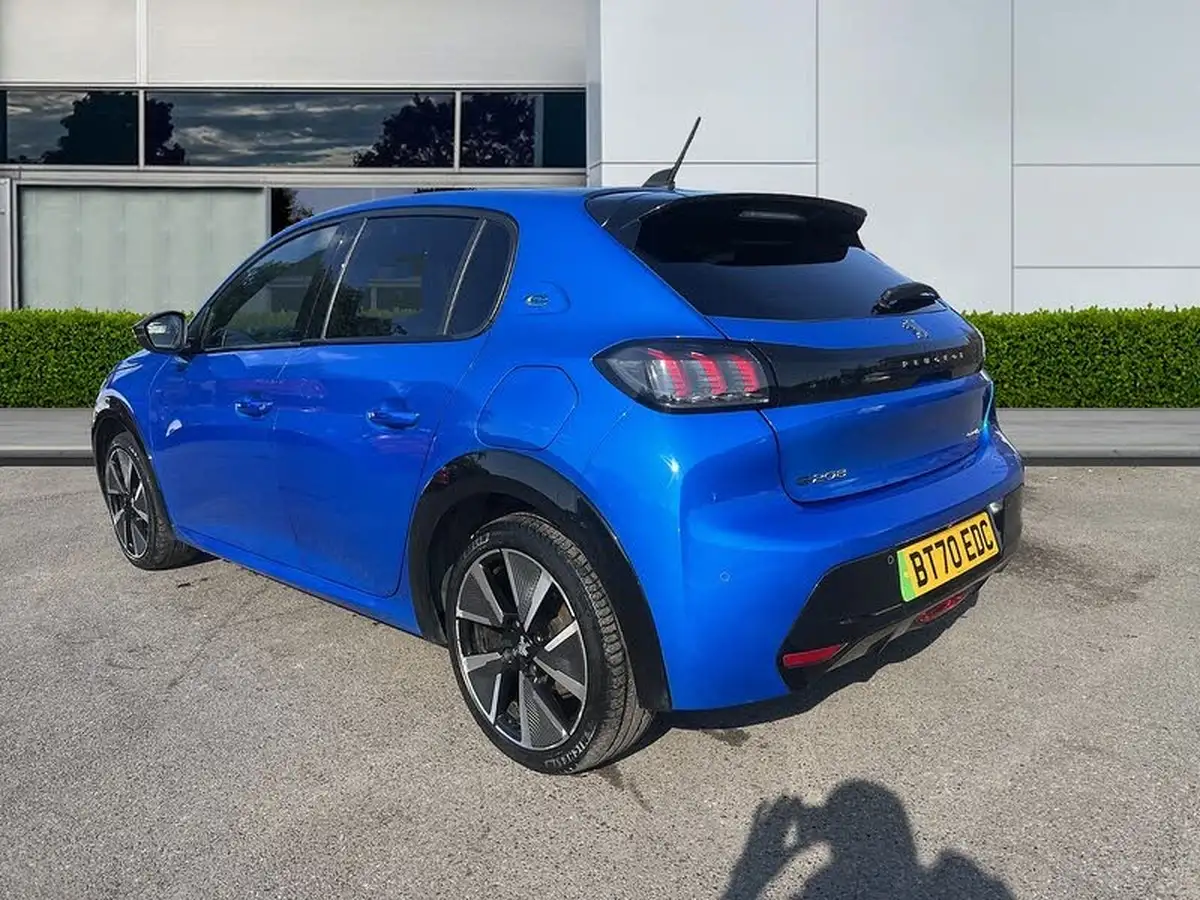 2020-peugeot-208-e-gt-line-big-3