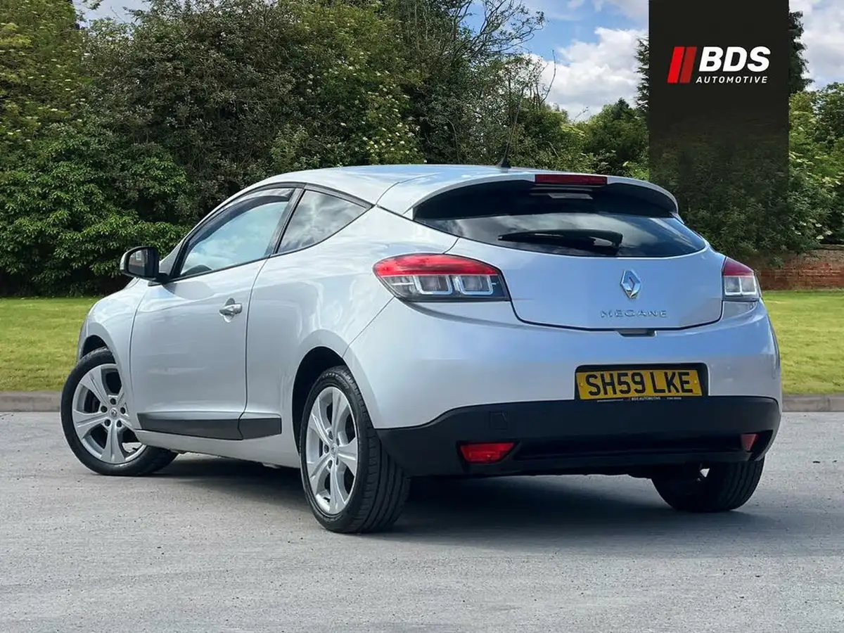 2009-renault-megane-15td-dynamique-106-coupe-2d-big-4