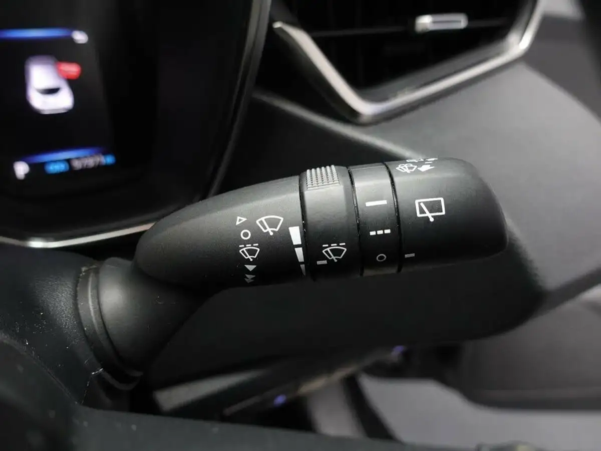 2020-toyota-corolla-18-vvt-i-icon-spare-wheel-hatchback-5d-big-27