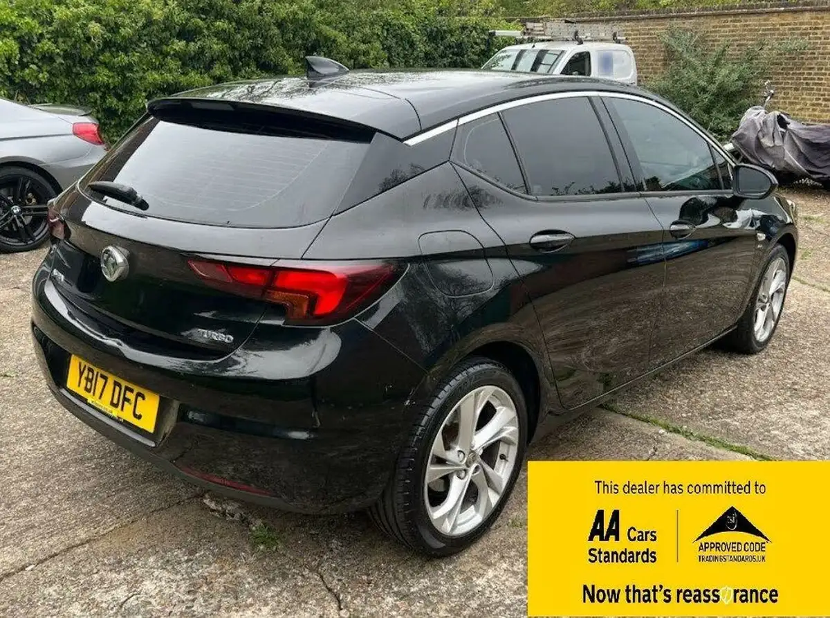 2017-vauxhall-astra-14i-16v-turbo-sri-nav-150ps-ss-hatchback-auto-big-3