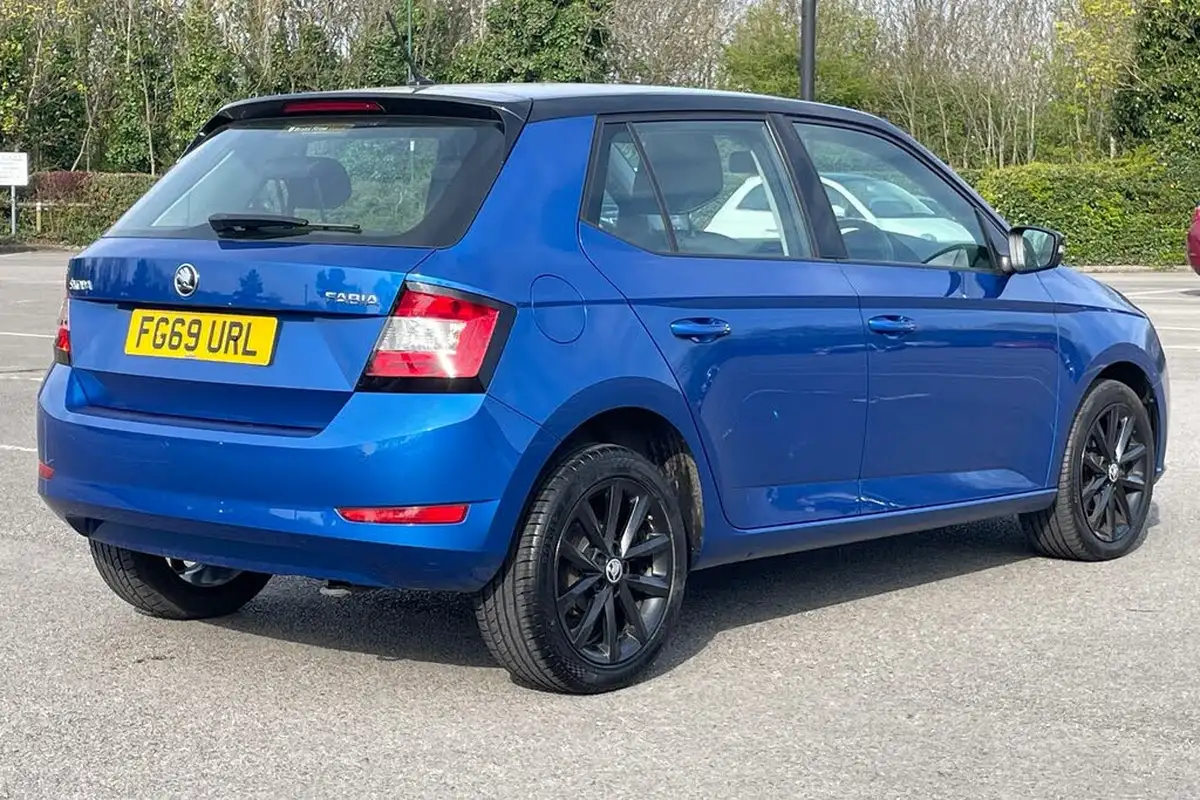 2019-skoda-fabia-10-tsi-colour-edition-big-15