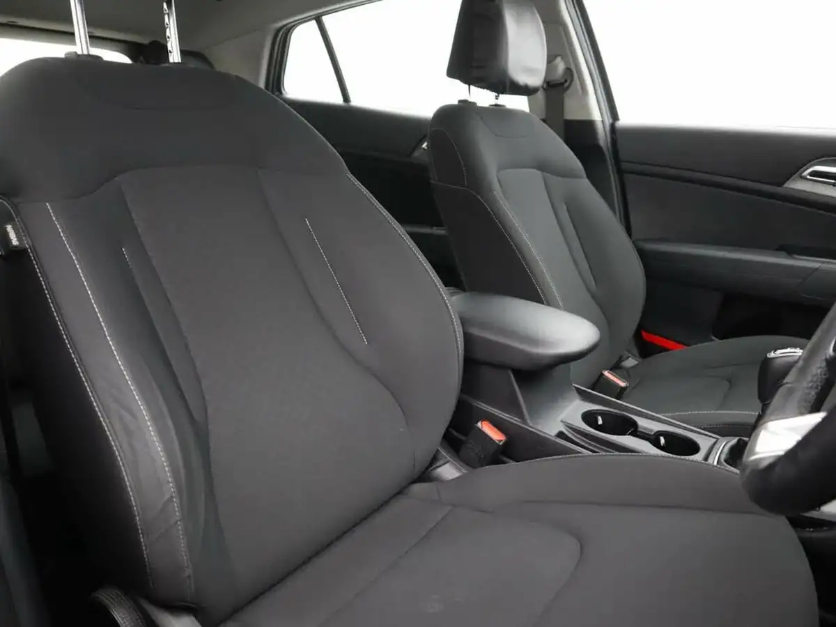2023-kia-sportage-16-t-gdi-2-148bhp-big-7