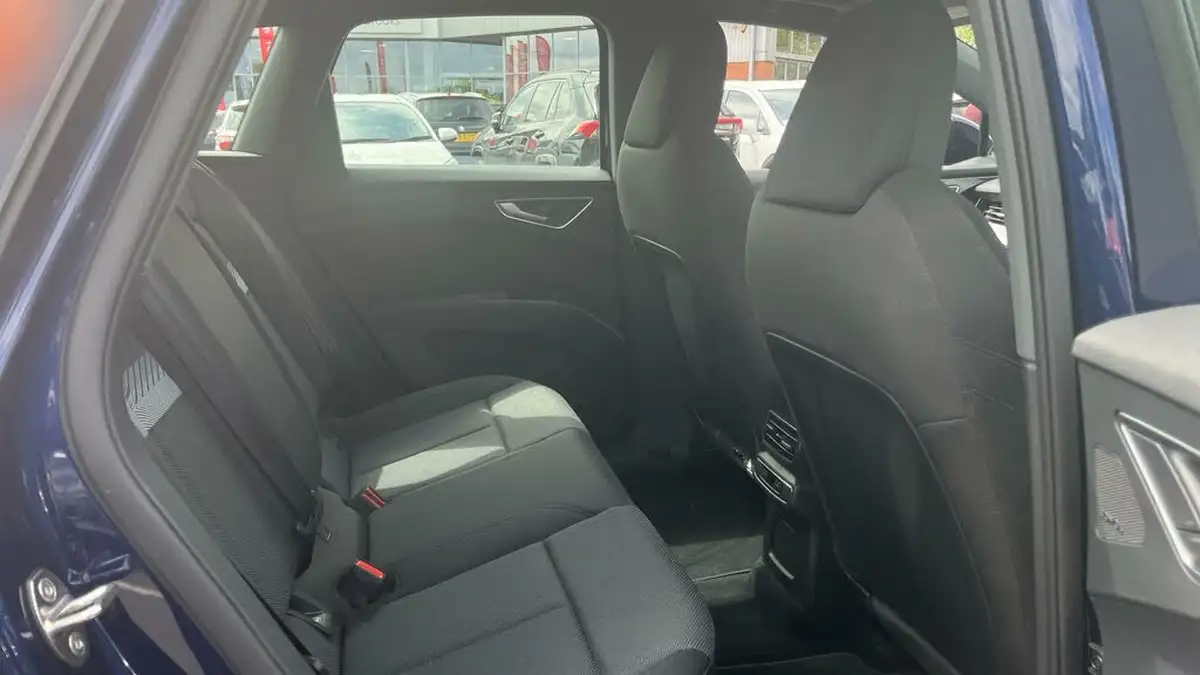 2021-audi-q4-e-tron-40e-sport-station-wagon-big-12
