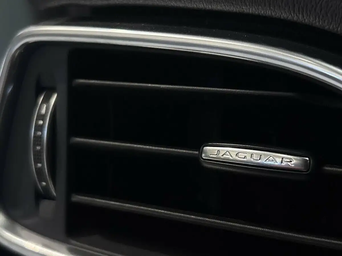 2020-jaguar-xe-20d-r-dynamic-s-big-25