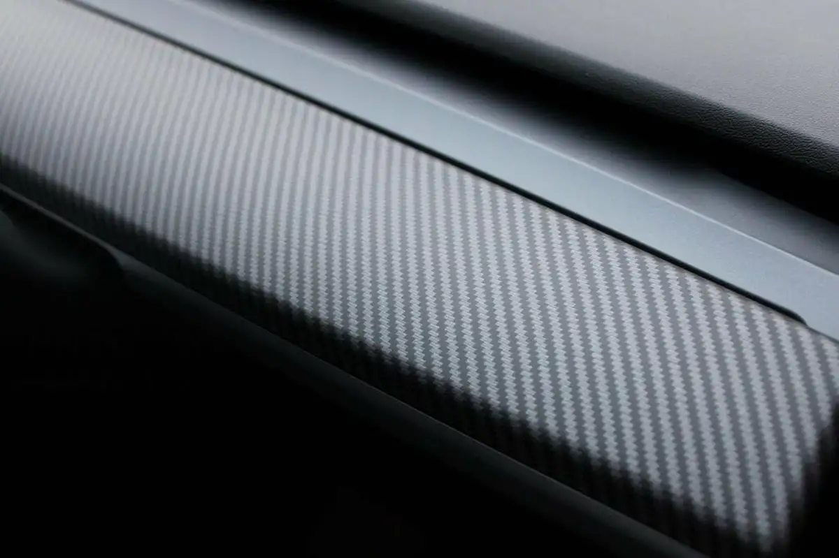 2023-tesla-model-y-e-long-range-big-15