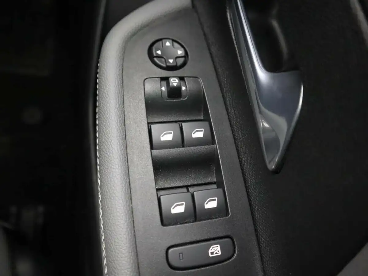 2022-vauxhall-mokka-e-elite-premium-big-39