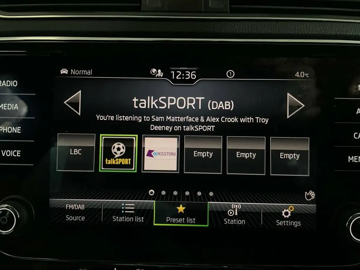 2022-skoda-superb-14-tsi-se-technology-218ps-hatchback-big-19