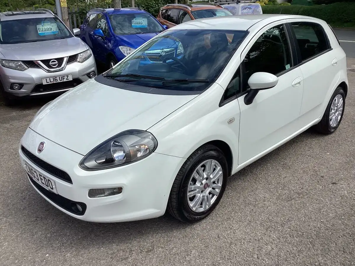 2013-fiat-punto-14-gbt-105bhp-multiair-5d-big-0