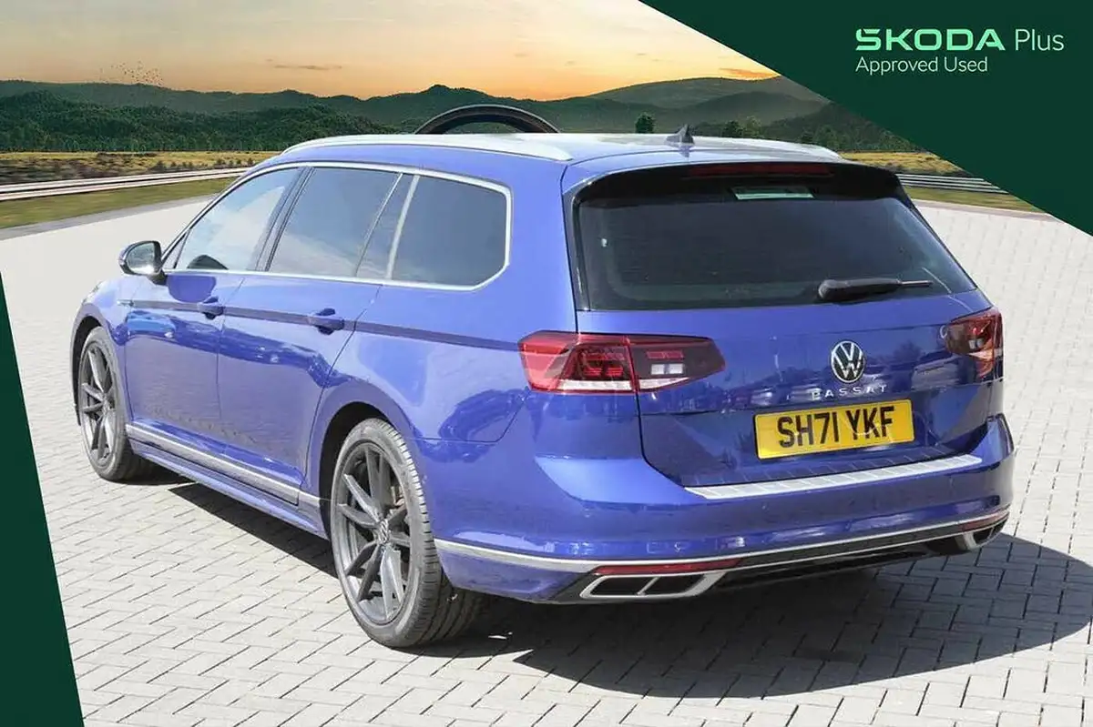 2022-volkswagen-passat-15-tsi-r-line-estate-5d-dsg-big-2