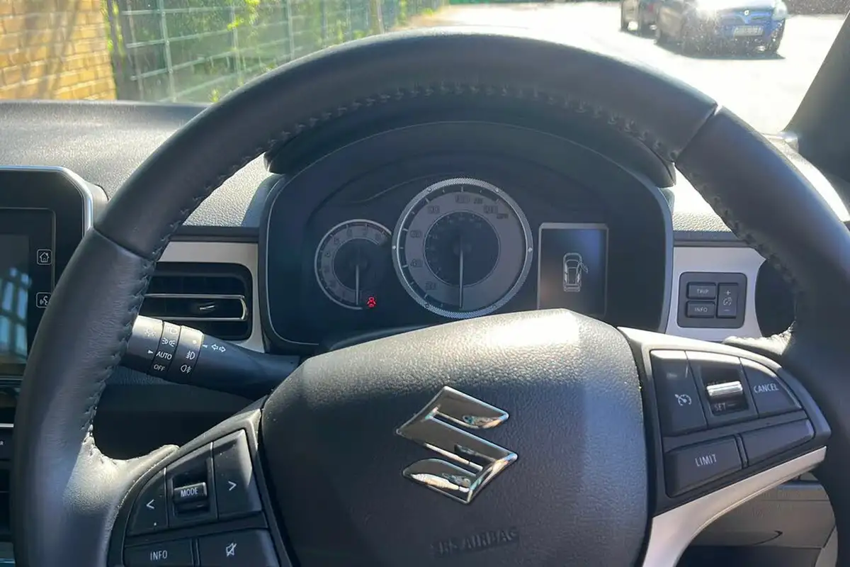2022-suzuki-ignis-12-dualjet-sz5-big-18