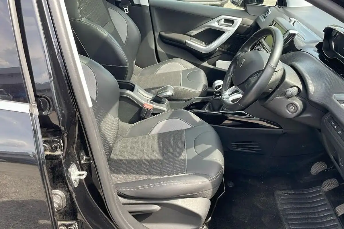 2019-peugeot-2008-suv-12-puretech-allure-premium-82bhp-big-37