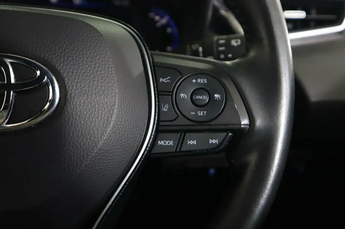 2021-toyota-corolla-18-vvt-i-icon-tech-spare-wheel-touring-sports-5d-big-16