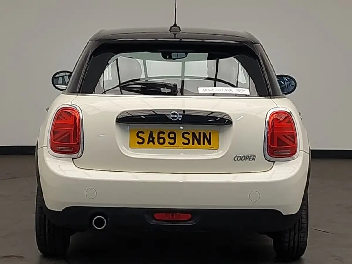 2019-mini-cooper-15-cooper-classic-hatchback-5d-big-14