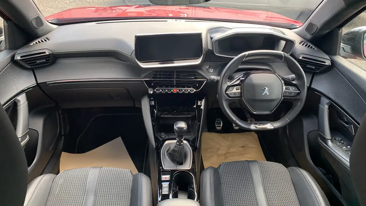 2021-peugeot-2008-suv-12-puretech-gt-big-3