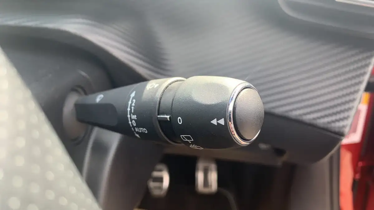 2021-peugeot-2008-suv-12-puretech-gt-big-27