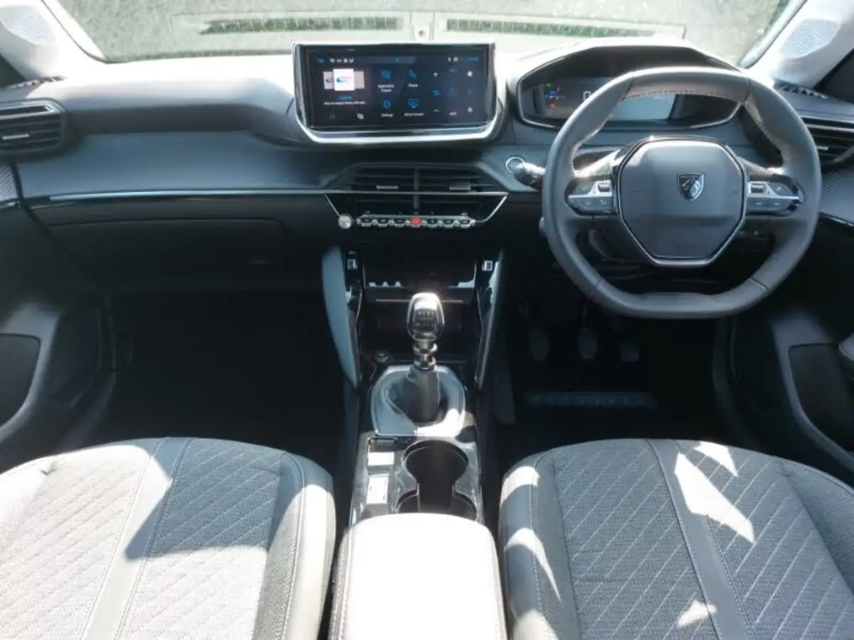 2024-peugeot-208-12-puretech-allure-big-2