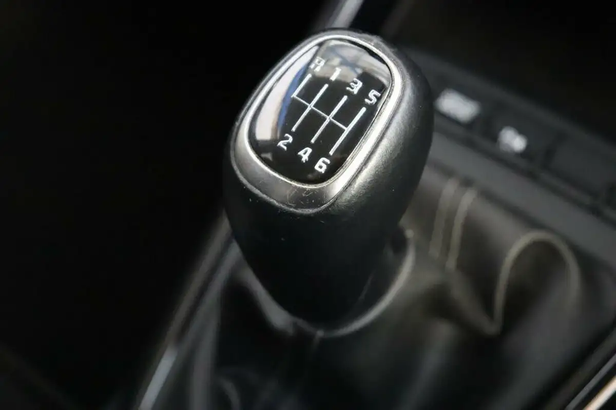 2021-kia-stonic-10-t-gdi-connect-big-24