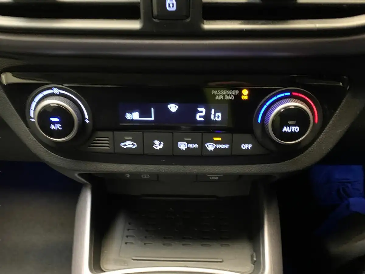 2024-hyundai-i10-10-premium-63ps-auto-big-18