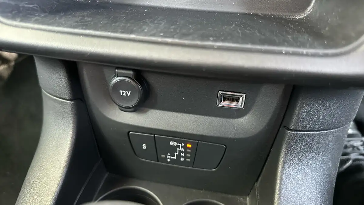 2022-citroen-c3-12-puretech-shine-plus-110ps-ss-eat6-big-39