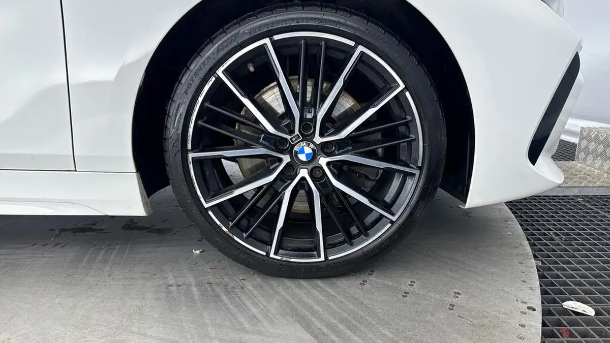 2022-bmw-1-series-20td-120d-m-sport-lcp-big-24