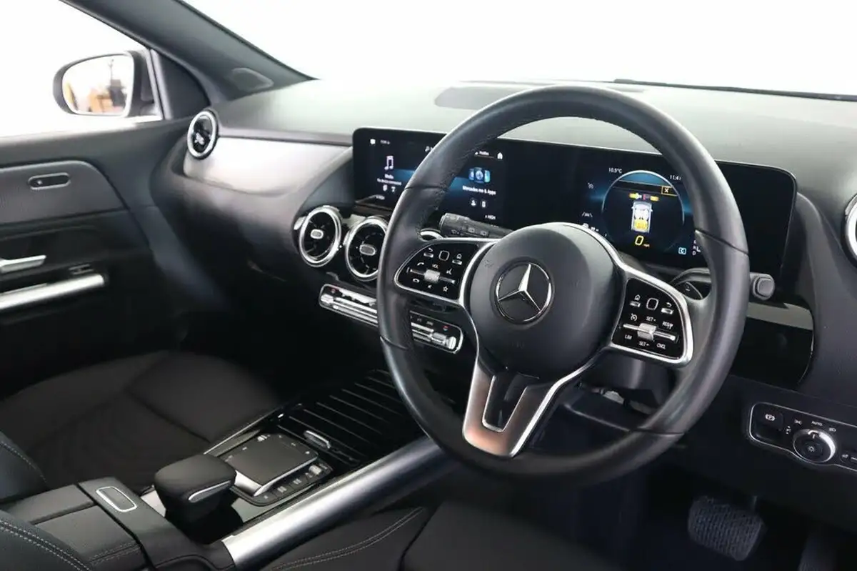 2023-mercedes-benz-gla-class-13-gla-200-sport-executive-station-wagon-big-51