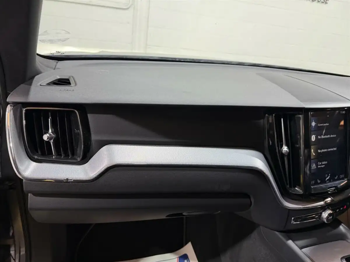 2018-volvo-xc60-20td-d4-r-design-4x4-big-49