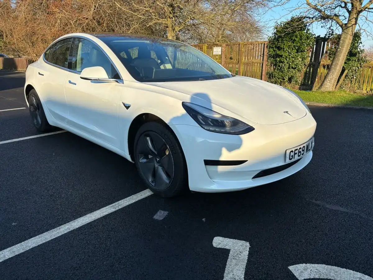 2019-tesla-model-3-e-standard-plus-big-0