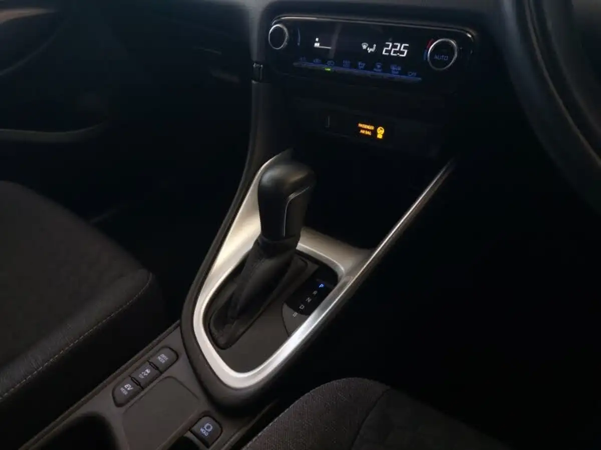 2022-toyota-yaris-15-vvt-i-design-big-9