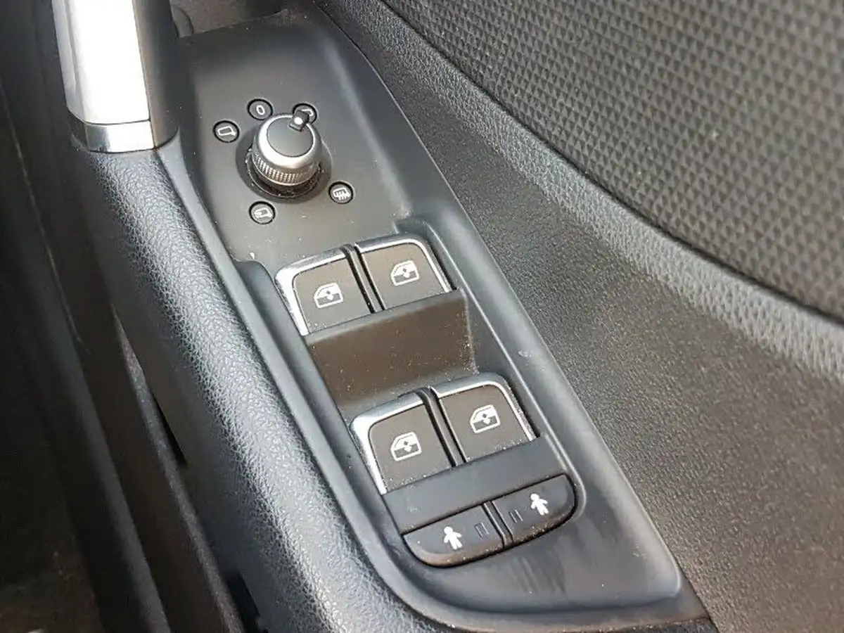 2021-audi-q2-10-30-tfsi-s-line-big-18