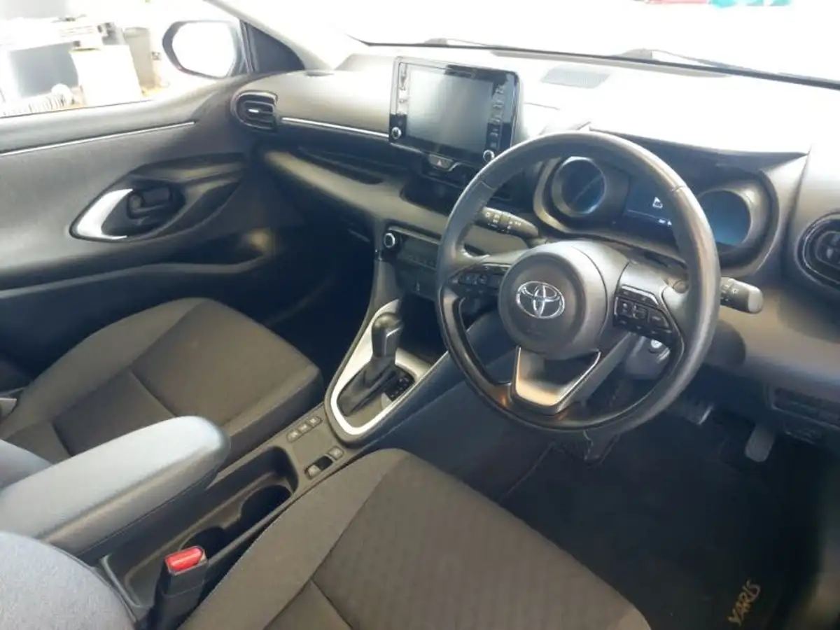 2022-toyota-yaris-15-vvt-i-design-big-6
