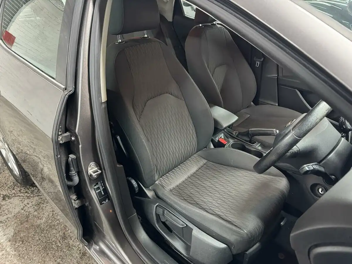 2015-seat-leon-14-se-tech-pack-hatchback-5d-1395cc-big-49