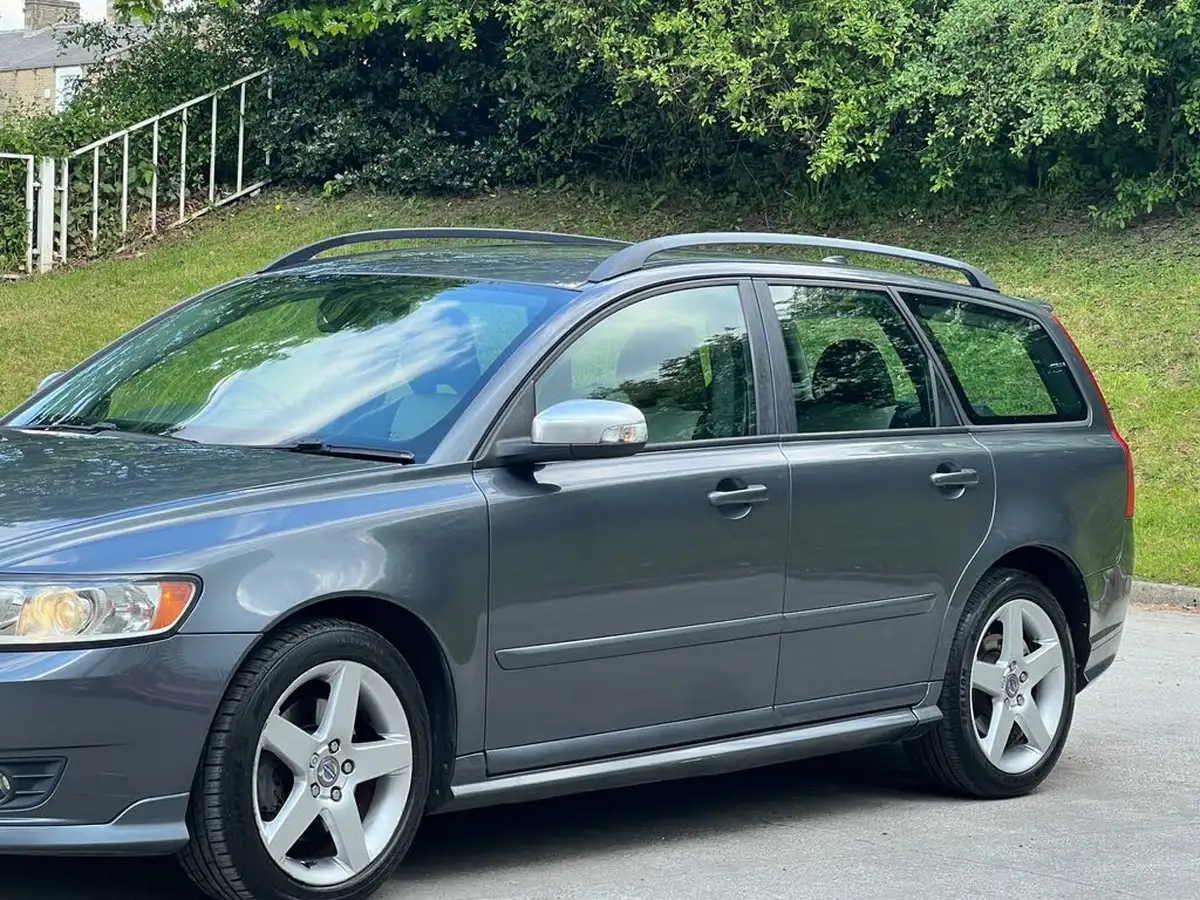 2009-volvo-v50-20td-r-design-sport-big-14