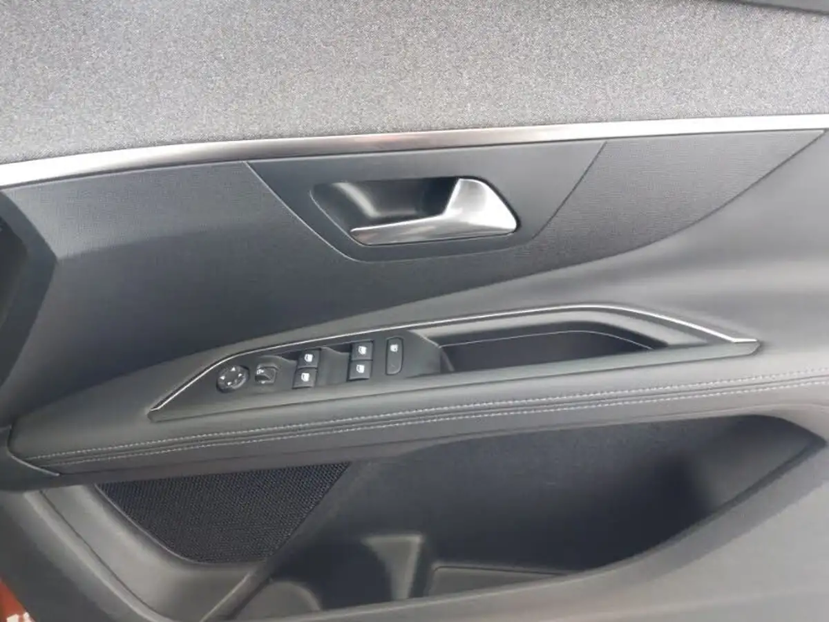 2019-peugeot-3008-suv-12-puretech-allure-big-14