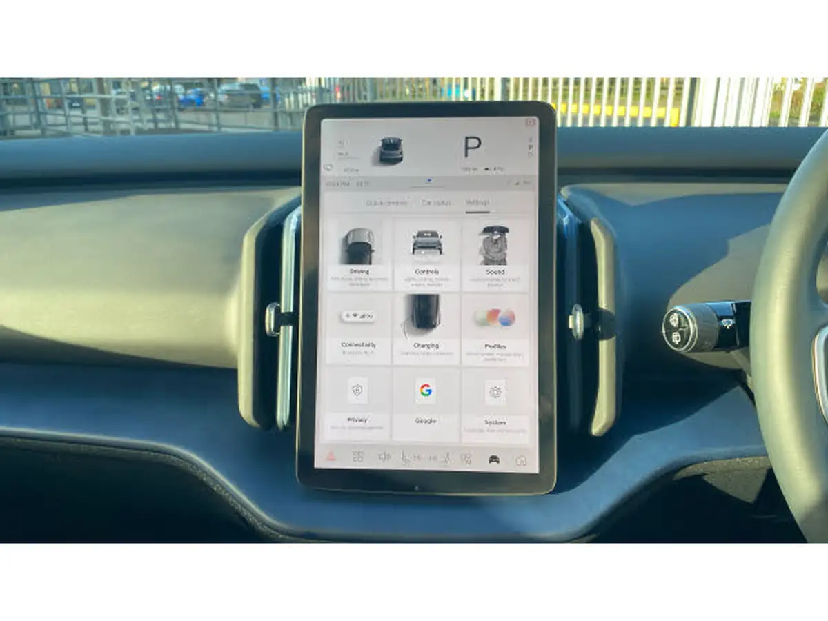2024-volvo-ex30-e-single-motor-plus-extended-range-big-28
