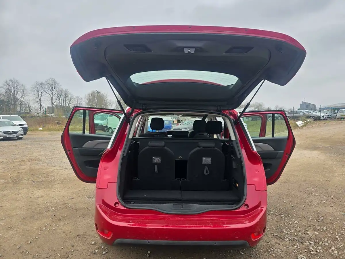 2016-citroen-grand-c4-picasso-16bluehdi-feel-eat6-big-42