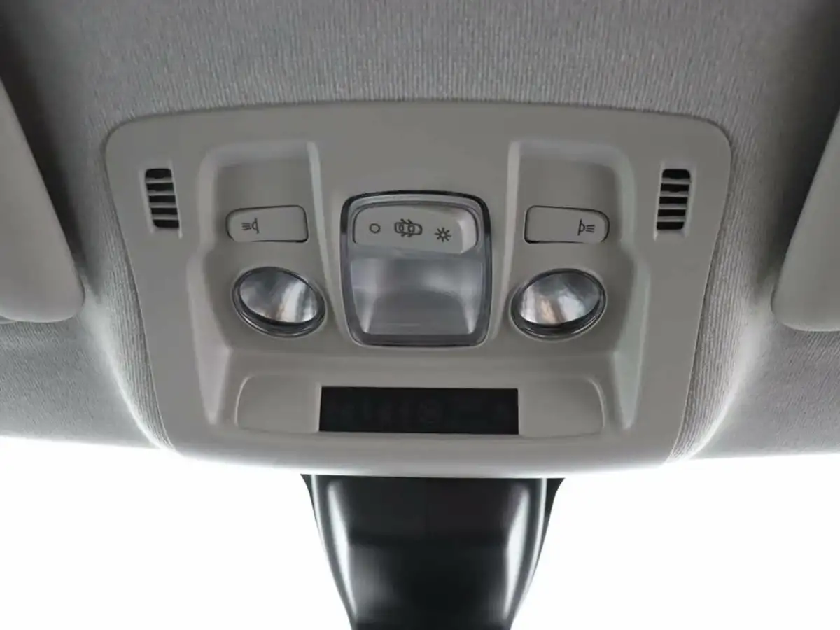 2023-citroen-c3-12-puretech-elle-83ps-ss-big-36