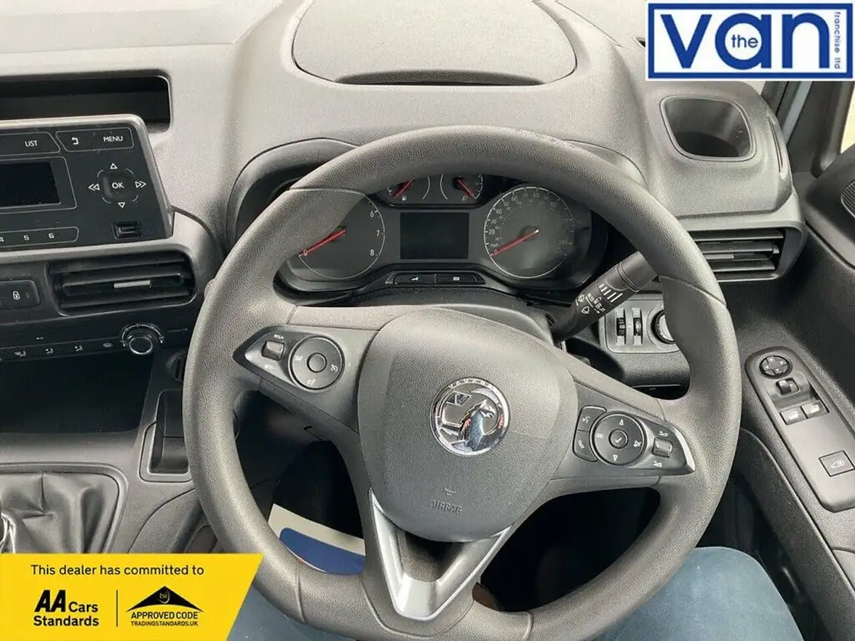 2019-vauxhall-combo-15cdti-sportive-2300-16v-100pseu6dt-l1h1-panel-big-28
