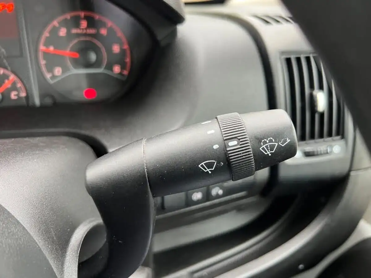 2019-peugeot-boxer-20-bluehdi-335-l4-luton-bfb-big-42